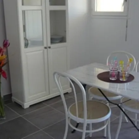 Port Camargue : 2 Pieces+cabine, Clim, Piscine, Garage, 6 Pers, Terrasse - Fr-1-731-6